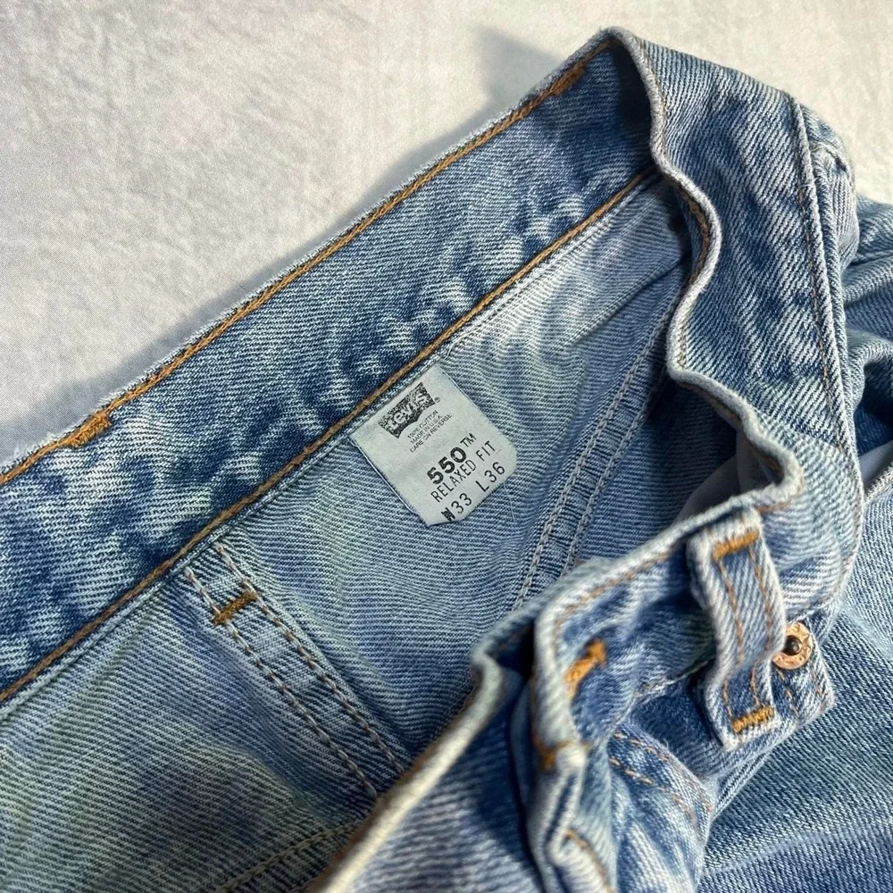 Levi's 550 Y2K 2000s Heavyweight Relaxed Fit Light Wash Blue Denim Jeans